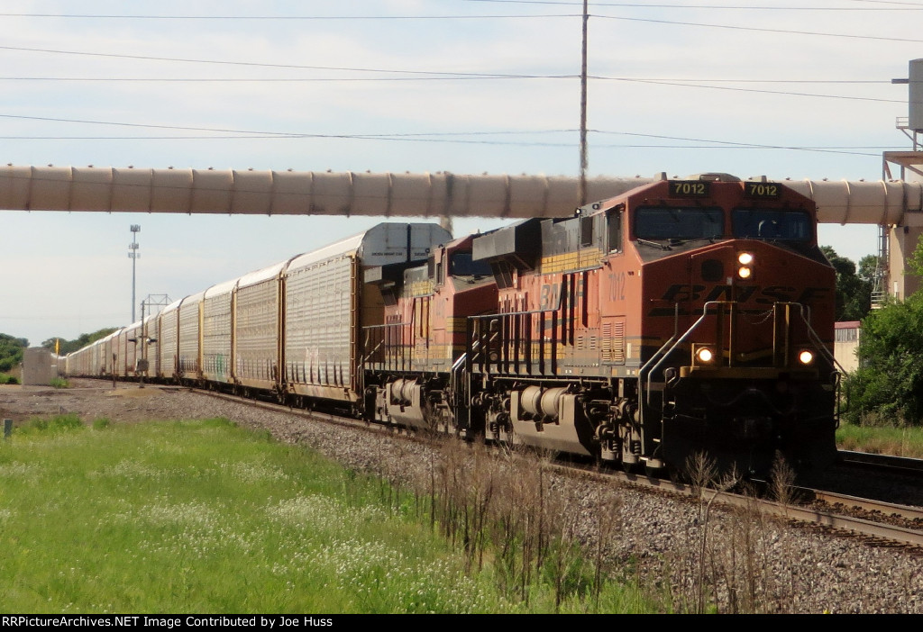 BNSF 7012 West